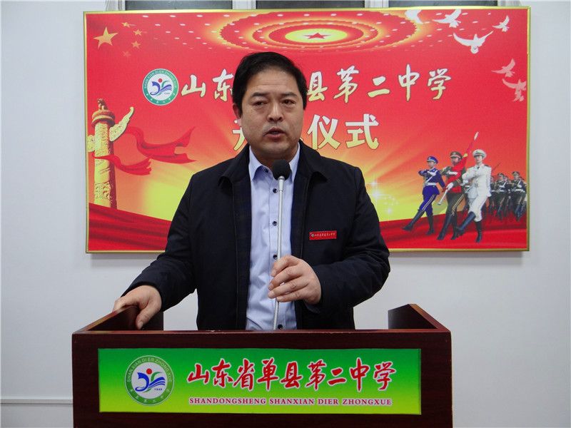 闫.jpg