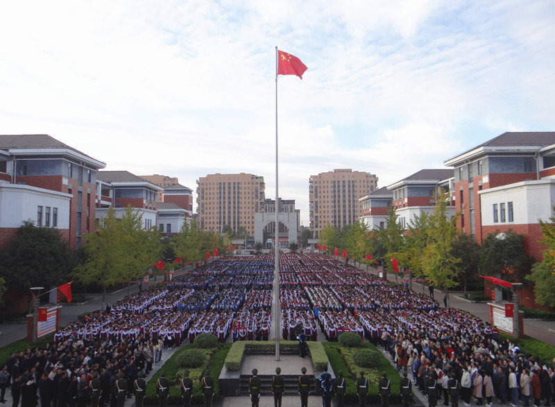 升旗现场.jpg